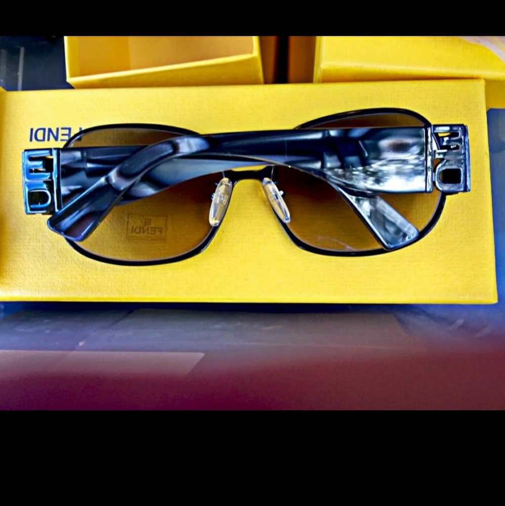 👓FENDI RARE CARBON GREY PEARLIZED SUNGLASSES NWT